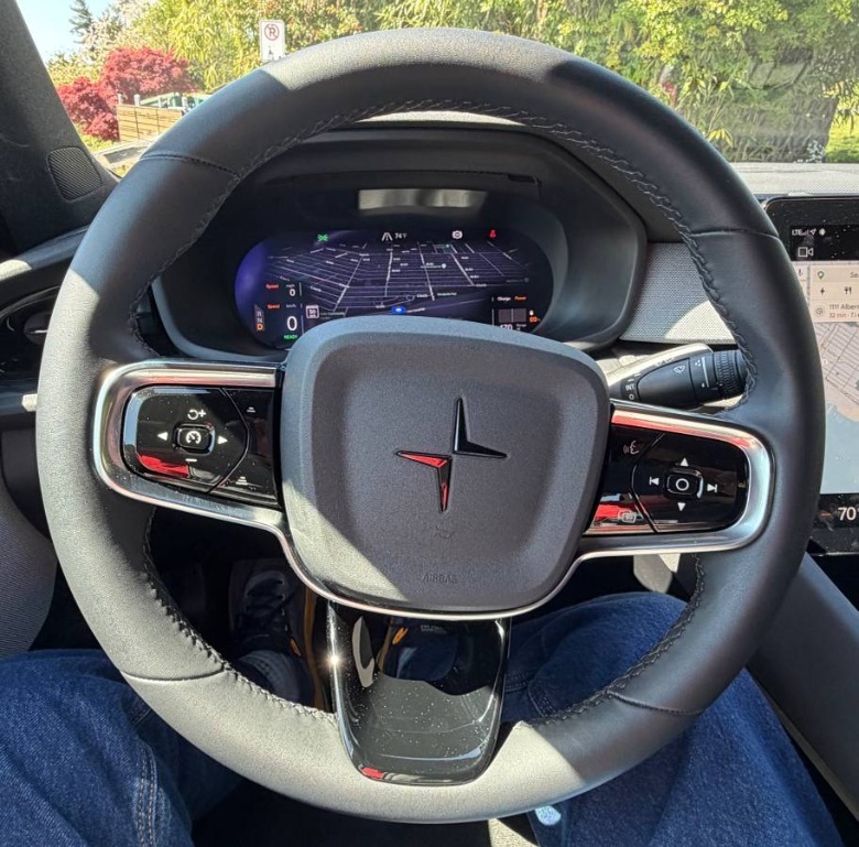 Bild des Kombiinstruments des Polestar 2 Long Range 2024